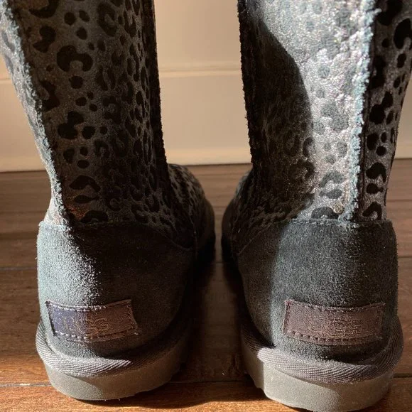 Uggs - Picture 2 of 3